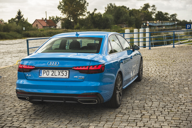 Audi A4 Limousine